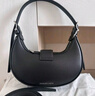 CHARLES&KEITH三角扣新月包腋下包单肩包包女包女友生日礼物CK2-50271205 Noir黑色 S 实拍图