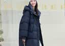 鸭鸭（YAYA）2026冬季新款时尚百搭休闲牛角扣小个子女外套加厚长款连帽羽绒服 实拍图