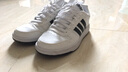 阿迪达斯（adidas）男鞋 2025秋冬季新款休闲鞋轻便减震鞋子白色潮流透气运动鞋板鞋 彩色三条纹小白鞋 40.5 (250mm) 实拍图