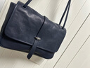 裘真新年礼物 复古001邮差包女单肩通勤大容量斜挎包植鞣头层牛皮包 蓝色-中号 售罄不预售 实拍图