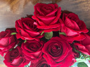 花叙仿真玫瑰花婚礼仿生花装饰生日礼物花束插花客厅绒布假花家居摆件 超大玫瑰艳红色-花朵10cm 11支（爱你一心一意） 实拍图