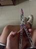 昙蓓漫甩手蝴蝶刀csgo未开刃不锈钢折叠刀玩具游戏模型练习花式训练刀 全钢材质【双尖-印花集粉】 刀头不开刃丨初学者入门之选 实拍图