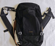 迪卡侬双肩背包NH100书包学生城市轻户外徒步登山旅行出差通勤出游背包 石墨黑-20L 实拍图