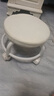 【全网爆款】椅子万向轮美缝凳子带轮旋转擦地矮凳美甲修脚凳滑轮 儿童凳-米白色款 实拍图