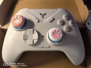 蜀壹适用飞智北通黑武士手柄猫爪摇杆帽启明星盖世小鸡PS4 PS5 XBOX 硅胶PS3 Slim手柄按键帽手柄套 【粉底白爪+白底粉】*各1个（1.8cm直径） 实拍图
