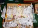 八千城加厚款免打孔螺丝贴无痕钉相框挂钩强力粘贴钩瓷砖墙壁挂画置物架 相框挂钩-加厚8个装 实拍图