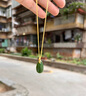 豆蔻时光黄金和田玉无黑碧玉吊坠菠菜绿水滴项链足金镶天然玉坠女士款 实拍图