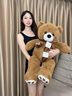 欣欣龙毛绒玩具大熊泰迪熊公仔布娃娃玩偶抱枕送女友情人节礼物 围巾熊深棕 80厘米【+玫瑰花】 实拍图