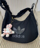 adidas「云朵包」经典大款运动挎包女子阿迪达斯官方三叶草JP0145 黑色 NS 实拍图
