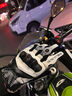 车轮不息摩托车手套夏季骑行碳纤维四季通用防泼水机车装备男女全指触 【质感优选-牛皮覆背】2306白色（冬款） XL码(掌宽9.5-10.5cm) 实拍图