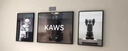 莫小邪   轻奢潮流kaws客厅装饰画芝麻街公仔沙发背景墙挂画暴力熊床头壁画北欧大气简约潮牌三联挂画 莫小邪085 中间40*30+左右20*30布纹膜三联画 黑边 实拍图