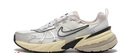 耐克女子休闲鞋W NIKE V2K RUN运动鞋FD0736-100白灰黑35.5 码 实拍图