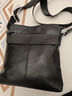 萨奇袋鼠男士单肩包头层牛皮商务休闲真皮斜挎包男韩版小包新款竖版背包 A款黑色[头层牛皮荔枝纹] 实拍图