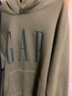GAP男女装字母logo印花连帽抓绒长袖口袋卫衣上衣609135 绿色 M (170/92A) 亚洲尺码 实拍图