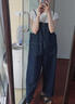减龄气质设计感复古牛仔背带裤女春秋大码洋气韩版宽松连体吊带裤 蓝色纽扣牛仔背带裤单件 S码（建议80-95斤） 实拍图
