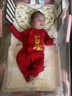 传乐星（CHUANLEXING）蛇宝满月婴儿衣服百天百日宴夏季薄款男女新生儿连体衣喜庆套装 满月啦-烫金蛇（春秋长款+帽袜） 59cm (9-12斤/0-3月)满月 实拍图
