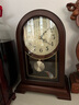 枫叶（MapleLeaf）家用实木座钟客厅复古台式个性时钟摆件新中式简约石英钟桌面钟表 鹅掌楸木+静音石英机芯+阿拉伯盘 实拍图
