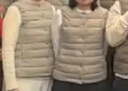 无印良品（MUJI）女式 便携式 无领马甲 羽绒背心 羽绒服 浅米色3A L  实拍图