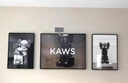 莫小邪   轻奢潮流kaws客厅装饰画芝麻街公仔沙发背景墙挂画暴力熊床头壁画北欧大气简约潮牌三联挂画 莫小邪085 中间40*30+左右20*30布纹膜三联画 黑边 实拍图