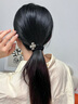 BARY REEF新款气质四叶草镶钻发圈女韩版马尾发绳简约扎丸子头皮筋百搭发饰 黑色发圈（头发上这个色） 实拍图