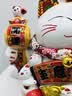 吉猫堂招财猫摆件开业大号自动摇手店铺前台家居客厅装饰发财猫送礼礼品 29CM高【生意兴隆招财元宝】摇手猫 【礼盒+坐垫+围脖】电池插电两用 实拍图
