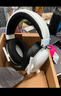 雷蛇毒蝰全新毒蝰旋风黑鲨V2X头戴式有线游戏耳机带降噪送激活码 全新旋风黑鲨V2X 白色  送激活码 实拍图