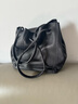 裘真008水桶包女斜挎通勤大容量真皮复古小众植鞣牛皮包包 黑色-小号 实拍图