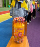 雅客扭结天天棒棒糖桶装水果味怀旧糖果小孩儿童棒棒糖批发休闲 集锦味1260g1罐（约120支） 实拍图