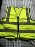 首盾 反光背心夏季透气工地反光服 交通警示骑行环卫反光衣四季通用施工反光马甲工作服可定制印字 加厚多口袋拉链款-荧光黄 实拍图