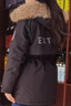 波司登（BOSIDENG）【反季】极寒羽绒服鹅绒杨紫同款女款短款连帽大毛领新国标外套 黑色8056 S 160/84A 体重约110-130斤 实拍图