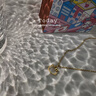 周生生 Hello Kitty黄金吊坠三丽鸥足金小猫头挂坠不含项链 82290P定价 实拍图
