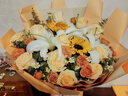 花艺湾鲜花同城配送玫瑰百合花束表白送女友老婆闺蜜生日礼物全国花店 11朵香槟2朵向日葵3朵白百何混搭 全国同城配送 留言送花日期 实拍图