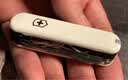 维氏（VICTORINOX）瑞士军刀理容伴侣580(8功能)65mm折叠刀迷你指甲剪工具0.6463.7白 实拍图
