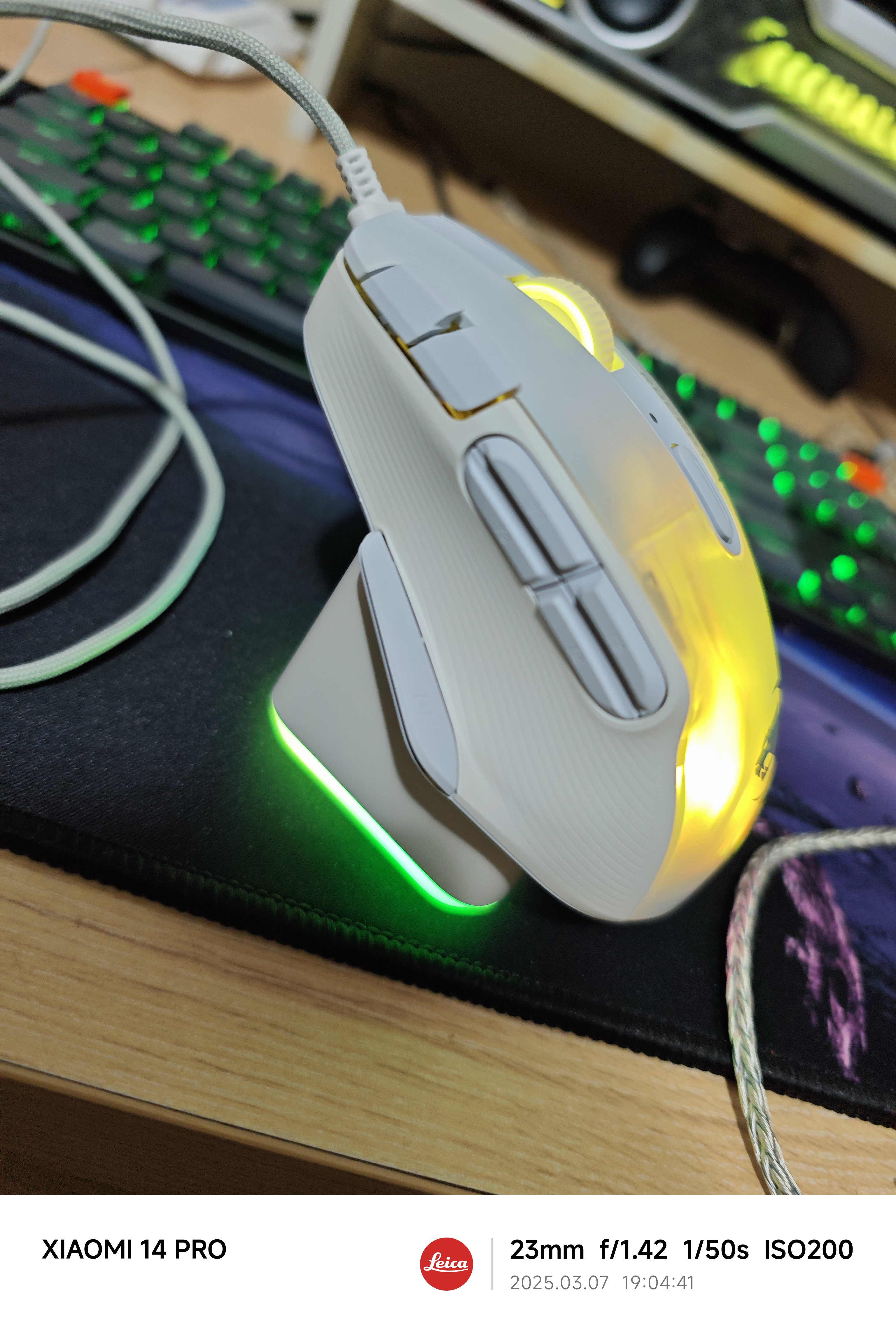 冰豹 ROCCAT魔幻豹kone XP游戏鼠标RGB电竞吃鸡lol人体工学宏编程右手多键鼠标送男友礼物 无线XP旗舰版（极地白） 实拍图