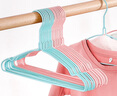 美丽雅防滑无痕宽肩西装实木大衣架高承重立体支撑晾晒衣架颜色随机 儿童浸塑防滑衣架10个 实拍图