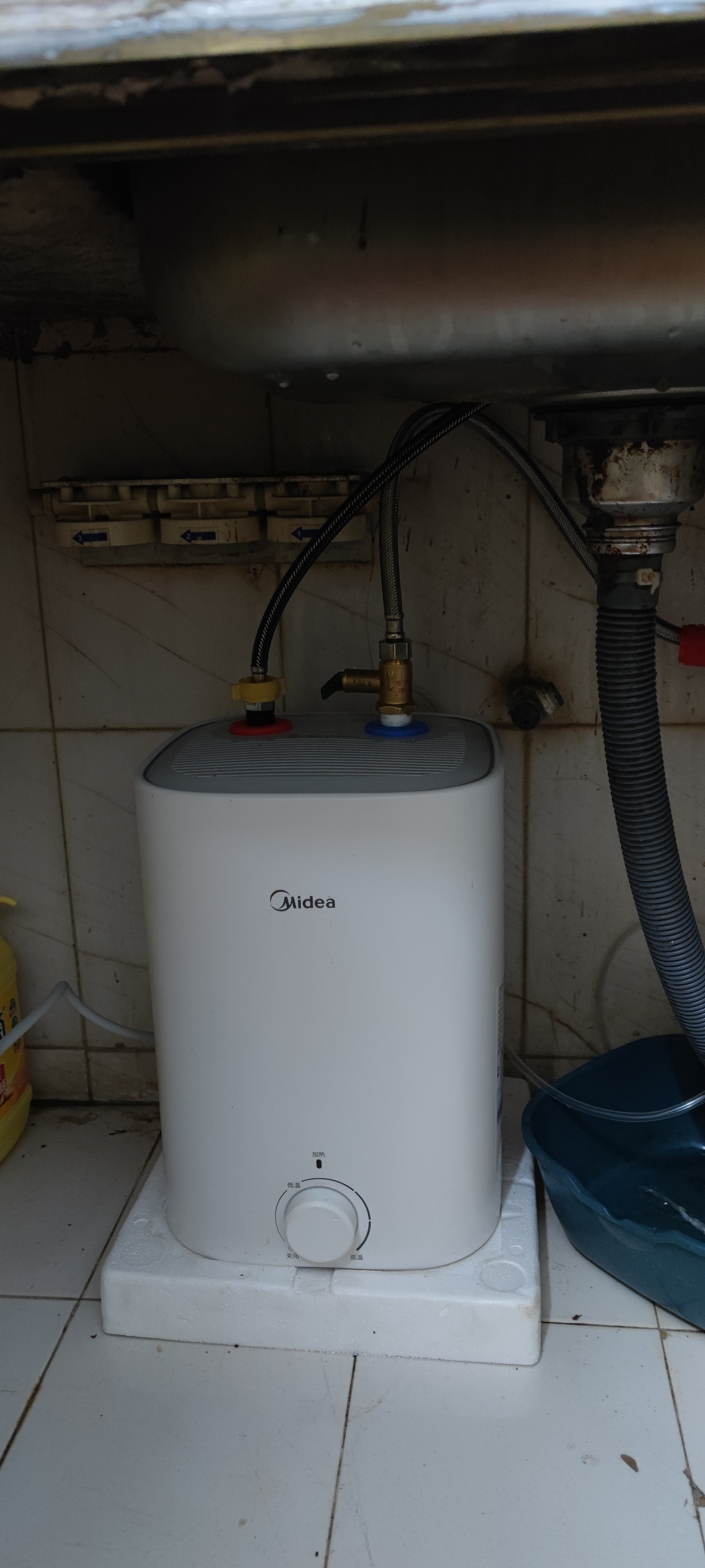 美的（Midea）小厨宝电热水器速热蓝钻内胆储水式安全防护小尺寸上出水迷你小厨宝厨房宝热水宝家用 7.6L 2000W 【45升持续出水量】 实拍图