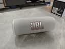 JBL FLIP6 音乐万花筒六代 便携式蓝牙音箱低音炮 防水防尘多台串联 赛道扬声器 独立高音单元 奶油白 实拍图