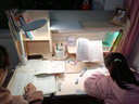 博登耐尔英国Aibdner儿童学习桌小学生实木书桌写字桌可升降家用桌椅套装 灯桌共生/重力追背粉椅/1.0M套装 实拍图