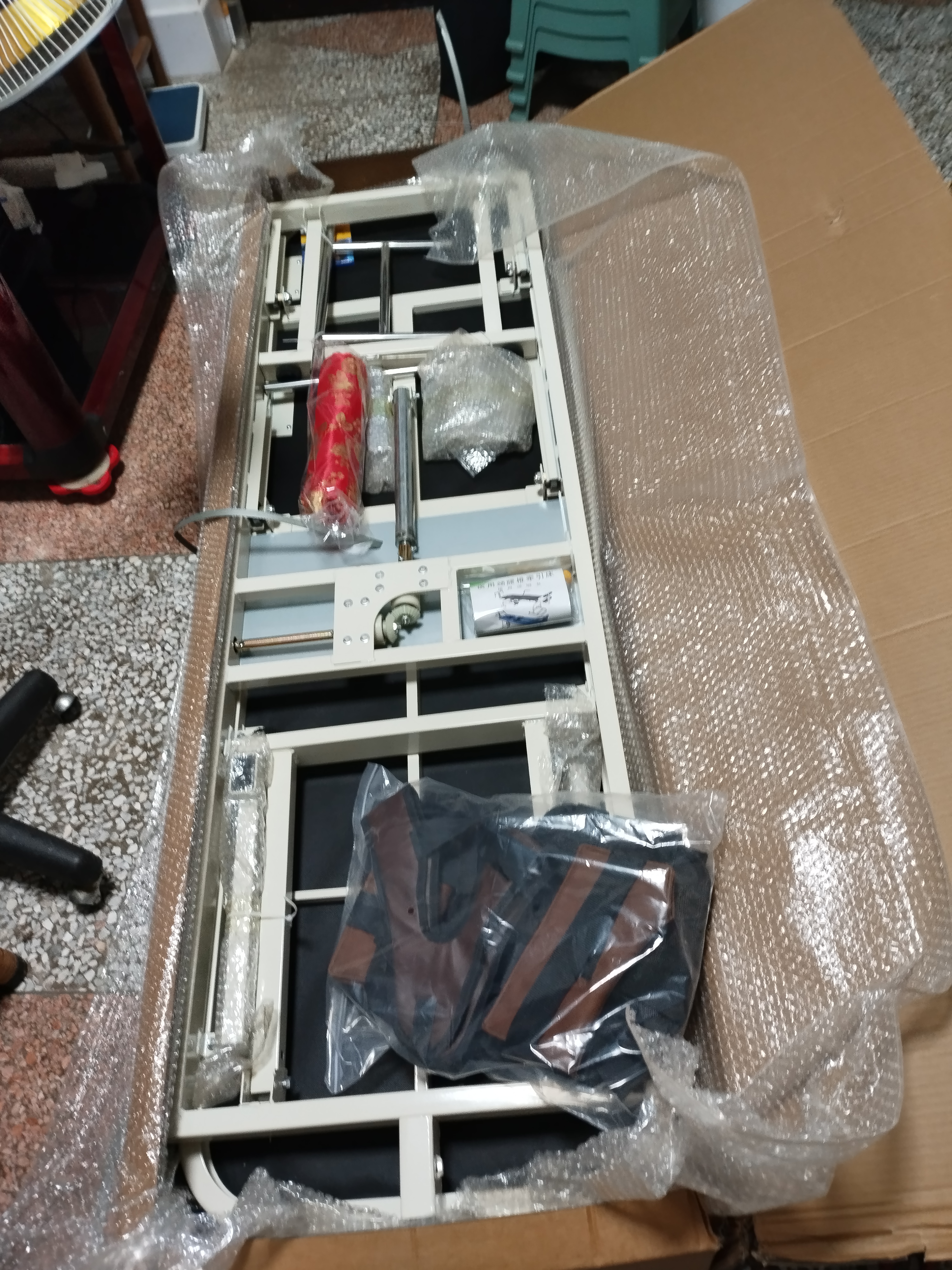 立道医用颈腰椎牵引床腰椎间盘突出牵引器家用治疗仪脊椎部拉伸矫正床 【升级手动款+56cm加宽+测力计+牵引带】C6 实拍图