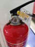神龙25年新国标车载干粉灭火器2kg+固定带 安全行车年检套装 消防器材 实拍图
