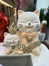 十号公馆八方来财招财猫摆件自动招手办公室前台店铺收银台装饰开业礼物 【京仓直发 带红色垫子】八方来财 长28宽20高28厘米 实拍图