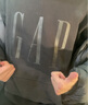 GAP男女装字母logo印花连帽抓绒长袖口袋卫衣上衣609135 灰色 M (170/92A) 亚洲尺码 实拍图