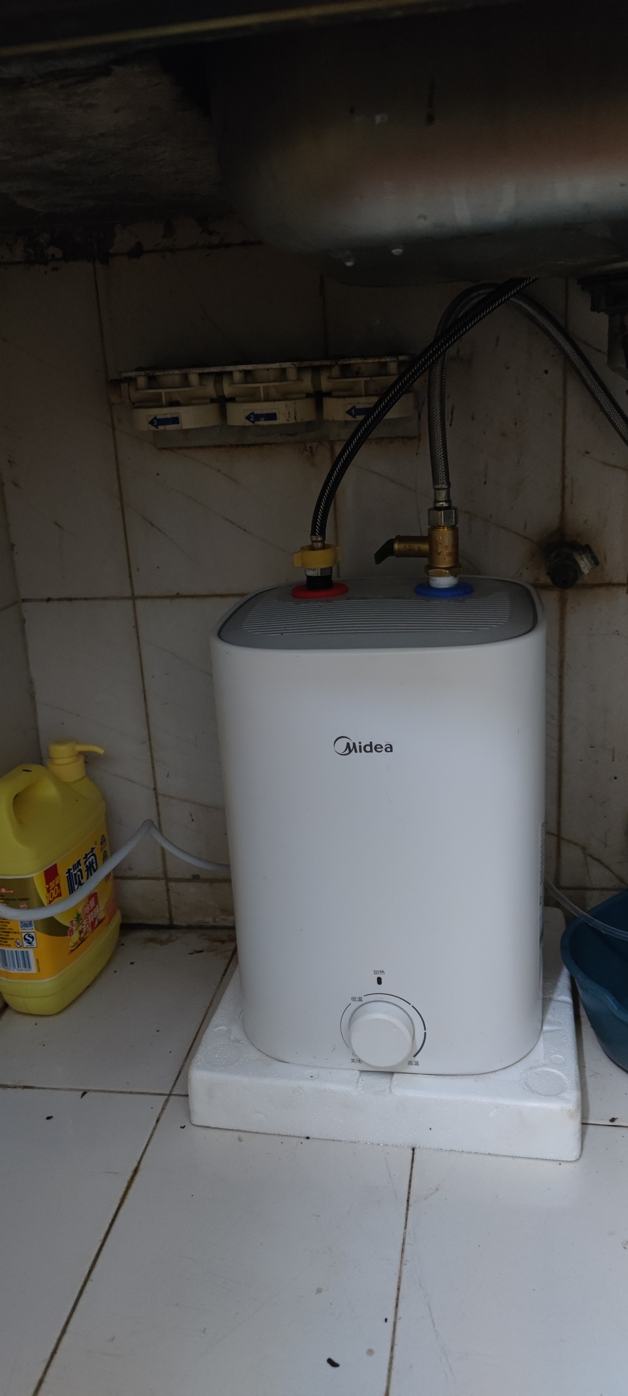 美的（Midea）小厨宝电热水器速热蓝钻内胆储水式安全防护小尺寸上出水迷你小厨宝厨房宝热水宝家用 7.6L 2000W 【45升持续出水量】 实拍图