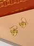 中国黄金（CHINA GOLD）黄金耳钉女款足金在逃公主蝴蝶结耳坠情人节生日礼物送女友爱人 【京速达】蝴蝶结耳坠【赠S925银圆珠耳钩】约0.6g 实拍图