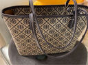 Tory Burch 汤丽柏琦 T MONOGRAM 小号拉链托特包TB 152299 海军蓝 405 OS 实拍图
