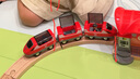 Hape木质火车轨道 儿童火车拼装积木亲子互动 男女孩玩具礼物 小镇运输收纳套+赠电动火车头 3-6Y 实拍图