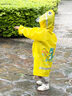 牧萌 儿童雨衣男女童带书包位宝宝幼儿园小学生雨鞋套装防水卡通雨披 活力黄恐龙 L码（建议身高105-115cm） 实拍图