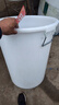 法欧诺牛筋大水桶塑料桶加厚大容量家用带盖圆桶储水桶酿酒发酵桶叉车桶 800牛筋圆桶1300*800*780白色 实拍图