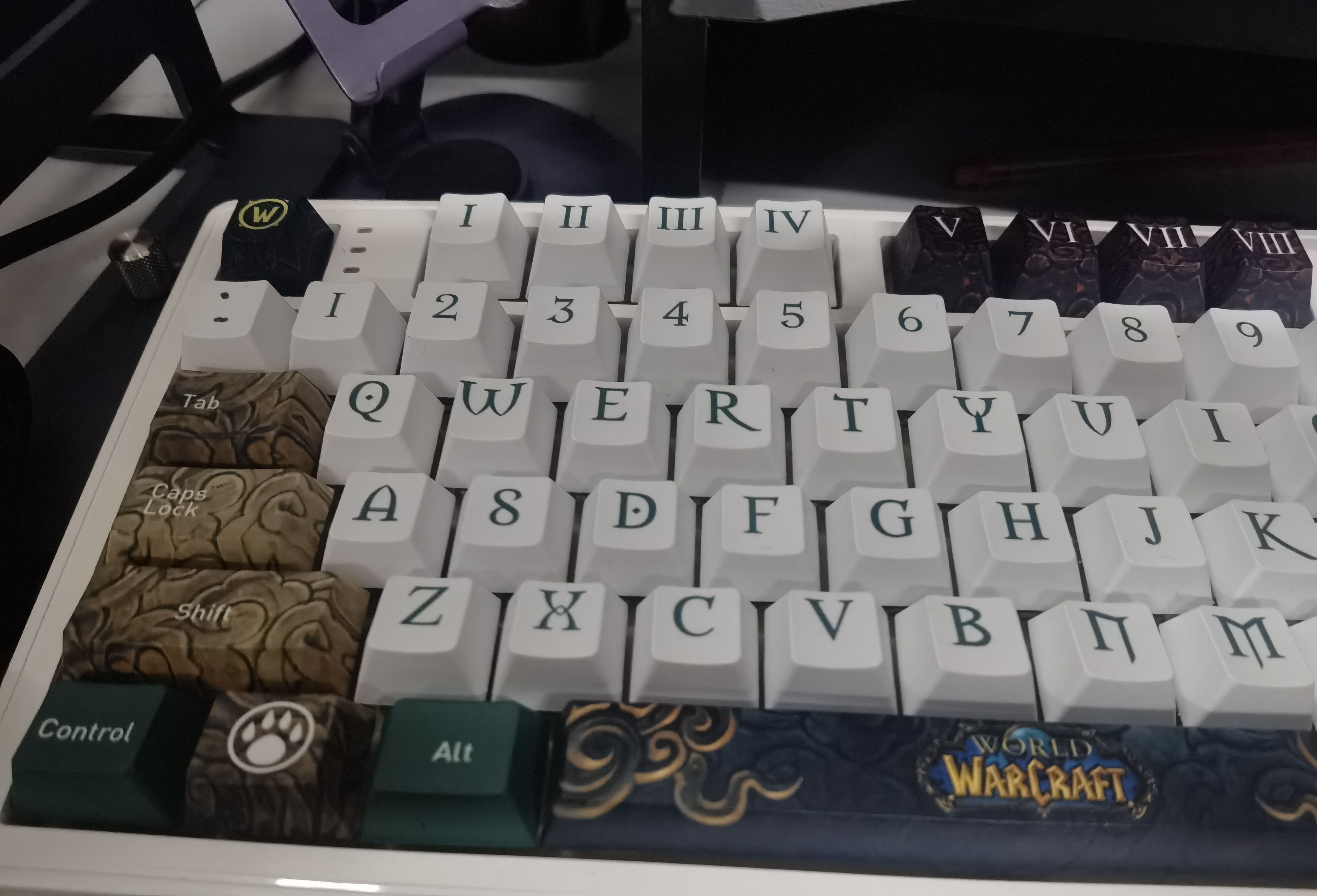 HELLO GANSSGANSS 3104TPro/3087T/3108TPro 客制化机械键盘高斯三模无线蓝牙2.4G有线热插拔办公游戏 3108TPRO 【侧透白蓝键帽】 KTT静音红轴 实拍图