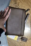 澳懿男士手包真皮时尚手拿包手机包休闲手夹包手抓包小包男商务牛皮钱 卡其色款 小号【长22.5高13.5厚3.5公分】 实拍图